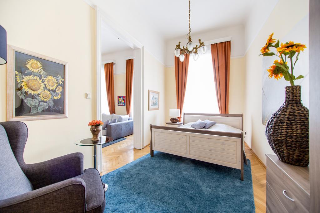 Elegant & Stylish Apartment City Center Budapest Exterior photo