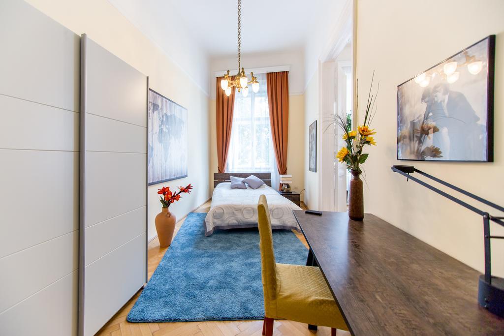 Elegant & Stylish Apartment City Center Budapest Exterior photo