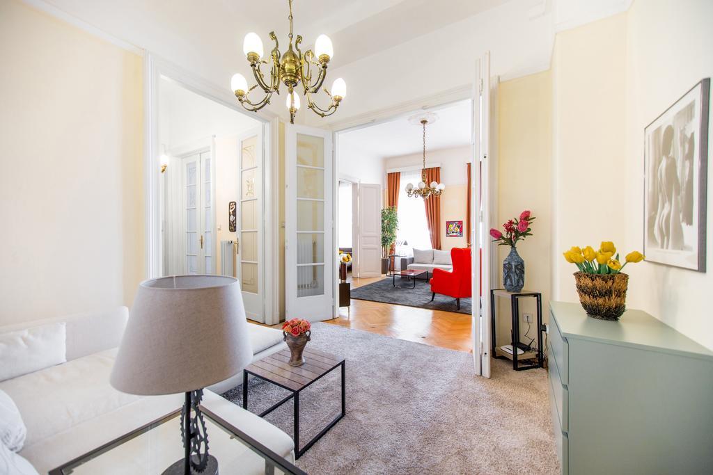 Elegant & Stylish Apartment City Center Budapest Exterior photo